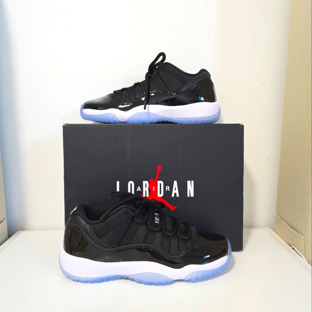 Jordan AJ Retro 11 "Space Jam" Low Grade School Size 6.5